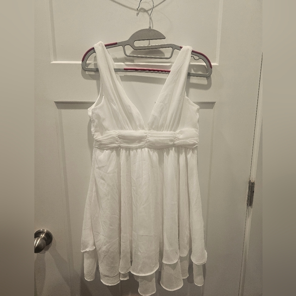 Love Tree White Chiffon Empire Waist V-Neck Mini Dress M
